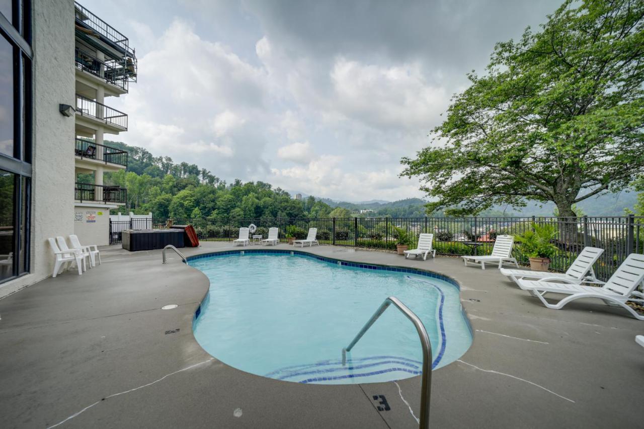 Stylish Gatlinburg Condo With Pool Walk Downtown! Exterior foto